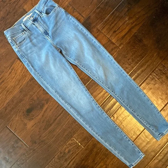 Levi’s 720 High Rise Super Skinny Jeans - Picture 2 of 5
